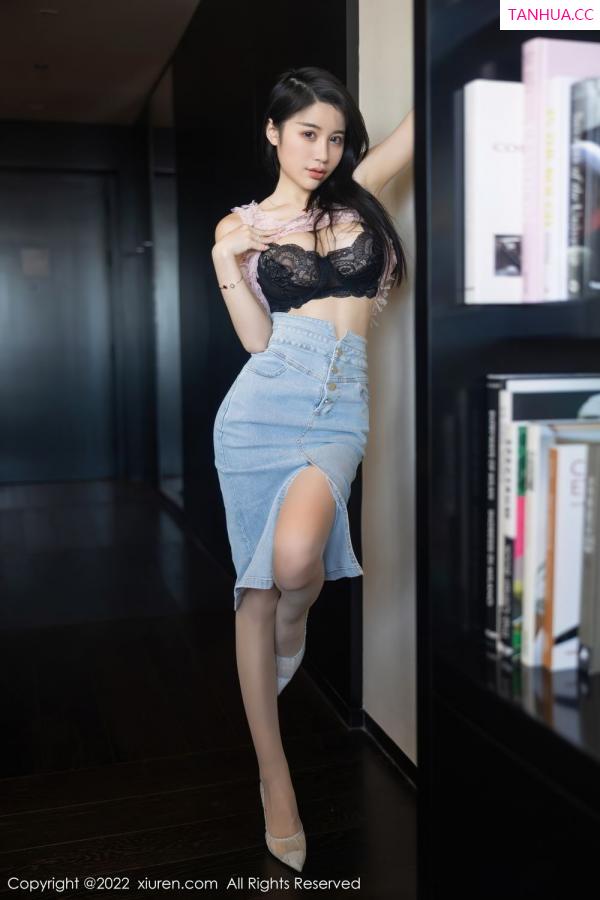 美七Mia  [XiuRen]高清写真图 2022.08.25 No.5489 美七 Mia第12张图片